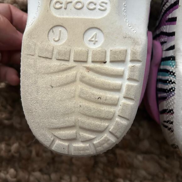 Crocs Classic Clogs Zebra Print w/ Jibbitz Charms – White Multicolor–Youth 4 - Picture 12 of 13